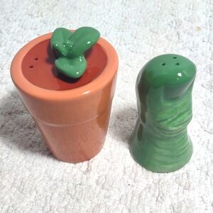 Green Thumb Salt & Pepper Shakers